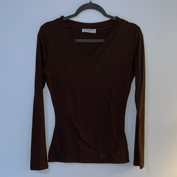 Classic chocolate brown V-Neck Long Sleeve Top, buttery soft, hugs the body - Picture 1 of 4